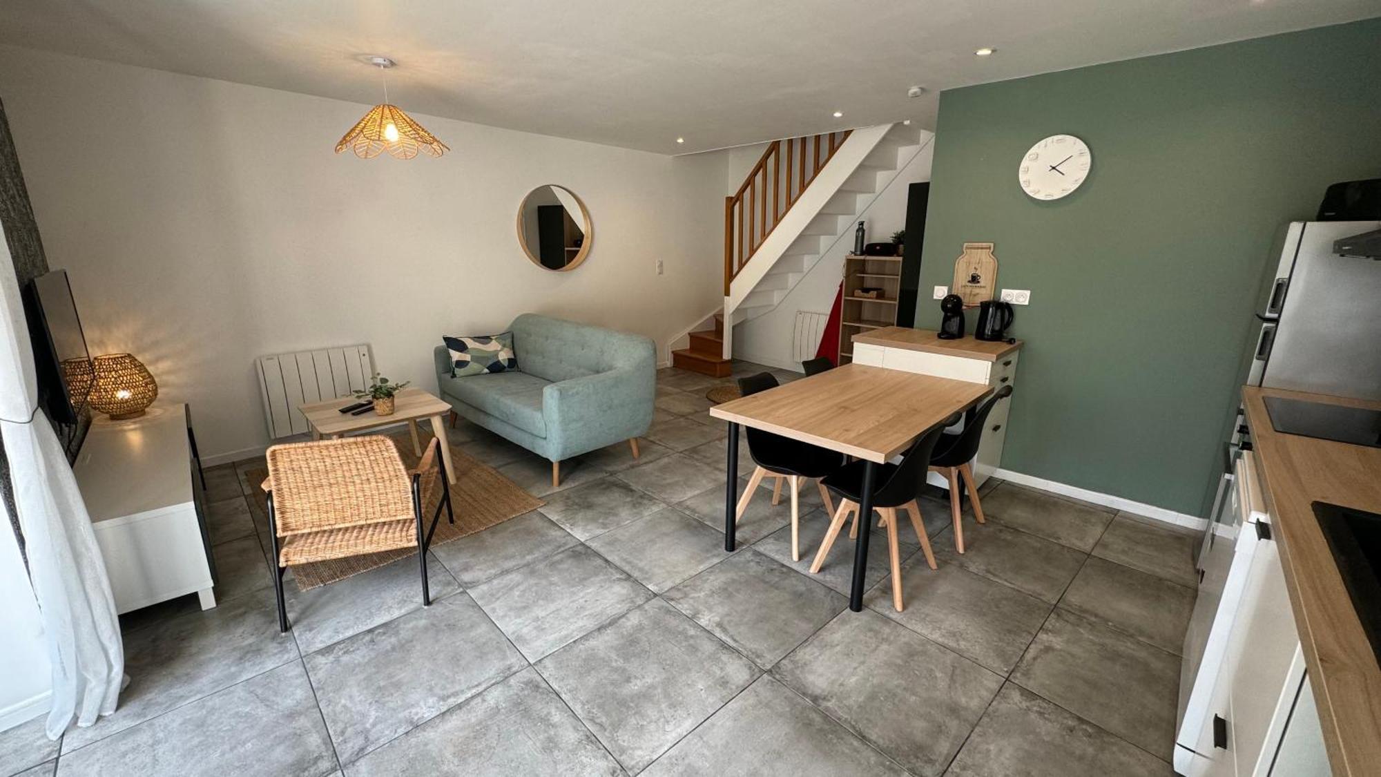 Petite Maison En Pierre Au Pied De La Voie Verte 普罗尔梅尔 外观 照片