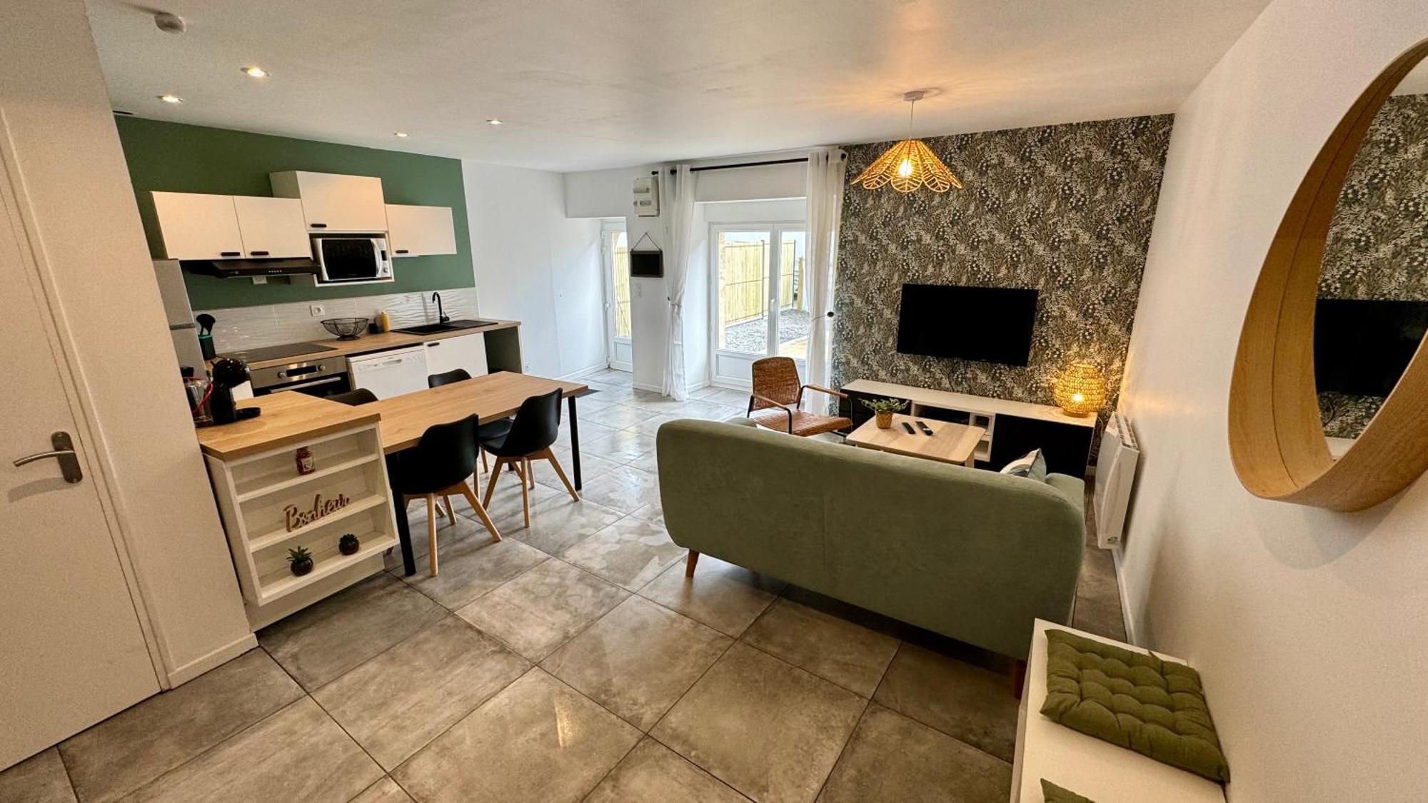 Petite Maison En Pierre Au Pied De La Voie Verte 普罗尔梅尔 外观 照片